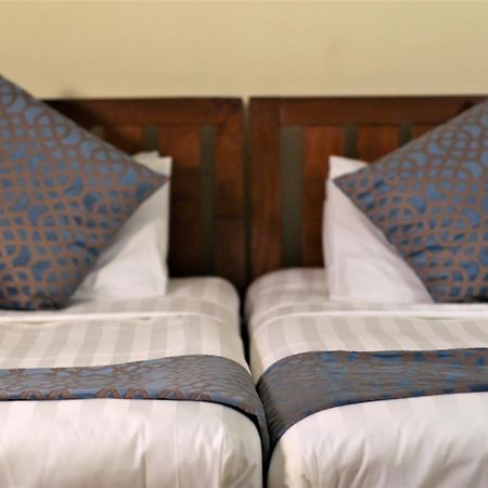 Chamiachi Hotel & Apartments Бамбури Экстерьер фото